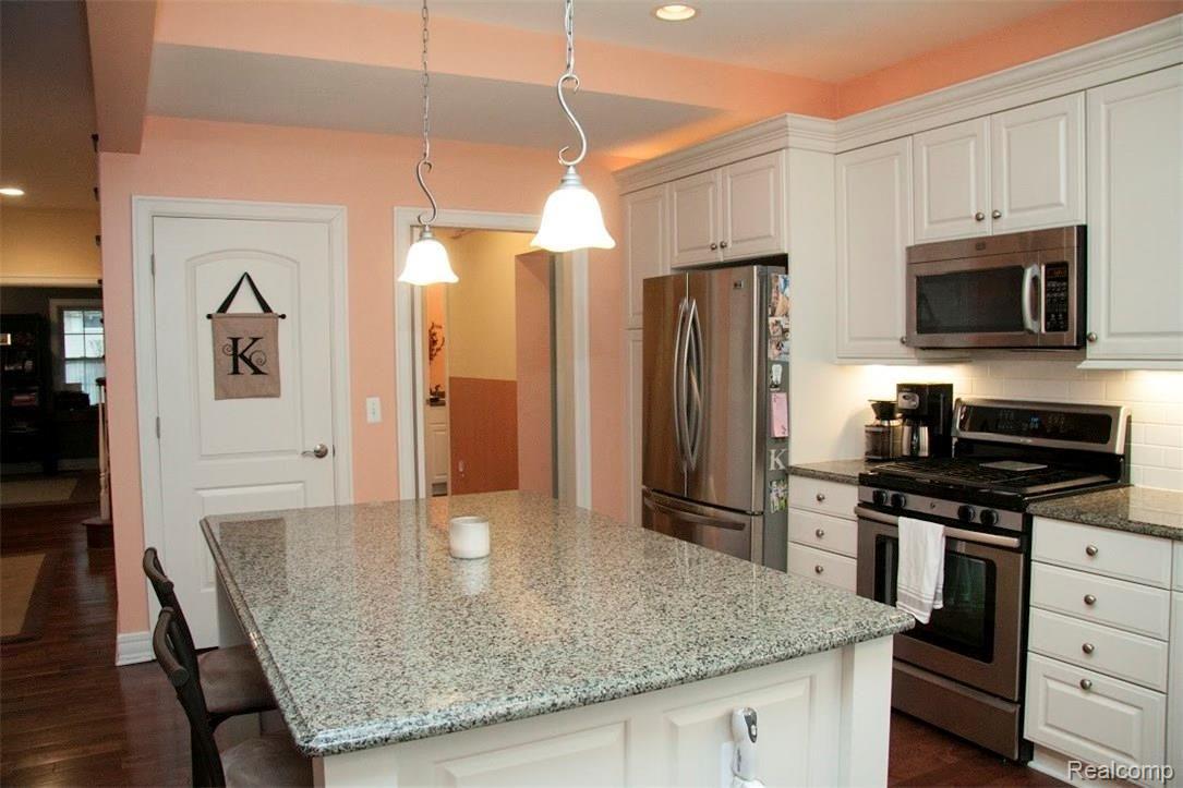 1331 Oak Street Rochester, MI 48307 - Photo 12 of 39 kit4.jpg