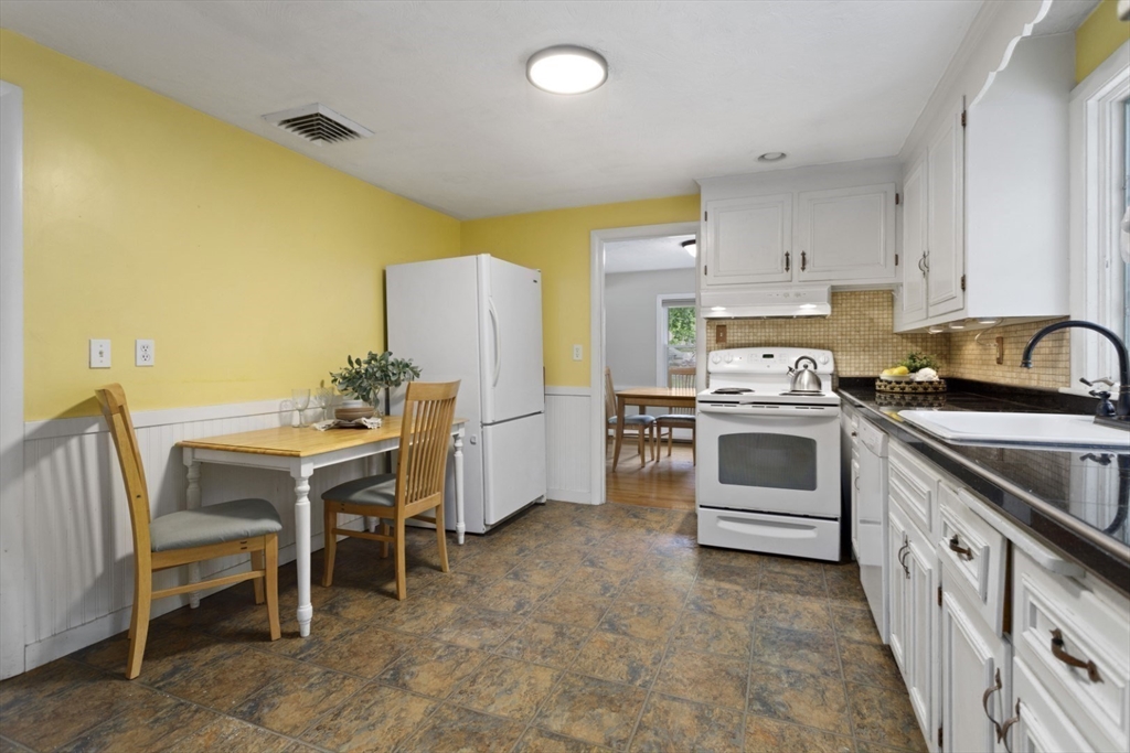 5 Priscilla Road Lynnfield, MA 01940 - Photo 16 of 40 Gallery Image 16