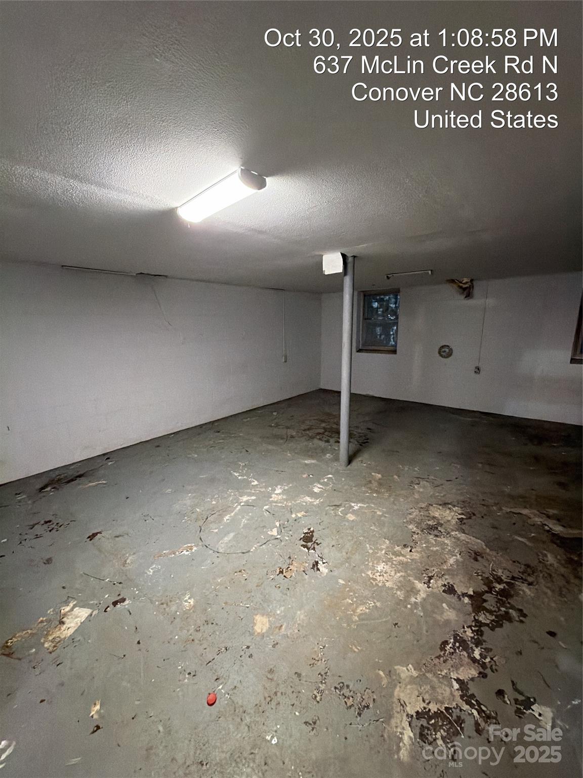 637 McLin Creek Road North Conover, NC 28613 - Photo 12 of 13 a view of a room with an empty space