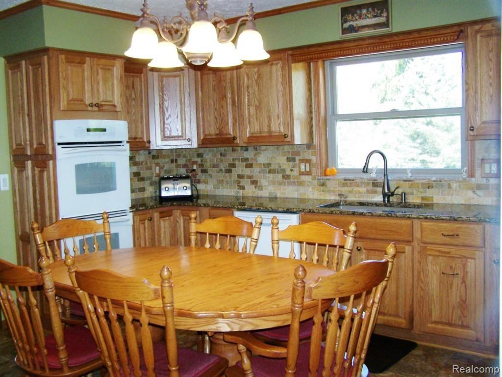 7547 North Robb Road Fowlerville, MI 48836 - Photo 9 of 52 100_9573.jpg