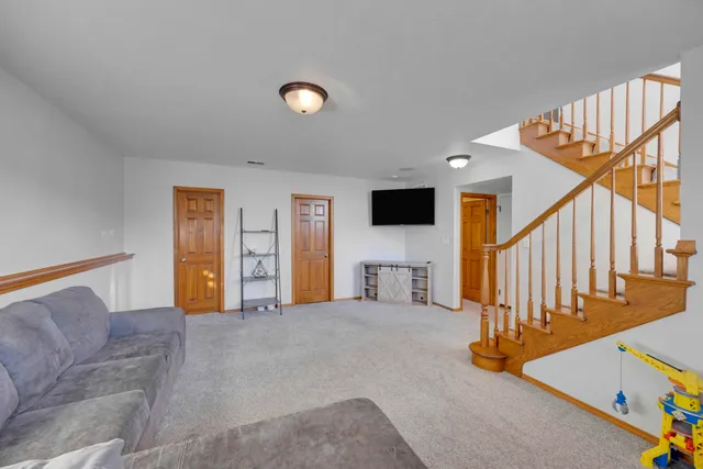 $349,900 | 822 Seminole Drive, Lowell, IN 46356