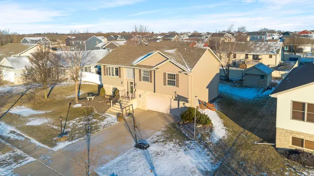 $349,900 | 822 Seminole Drive, Lowell, IN 46356