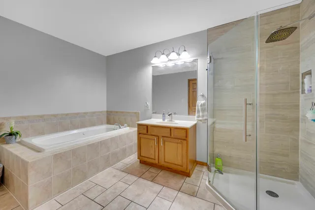 $349,900 | 822 Seminole Drive, Lowell, IN 46356