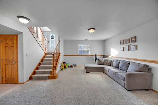 $349,900 | 822 Seminole Drive, Lowell, IN 46356