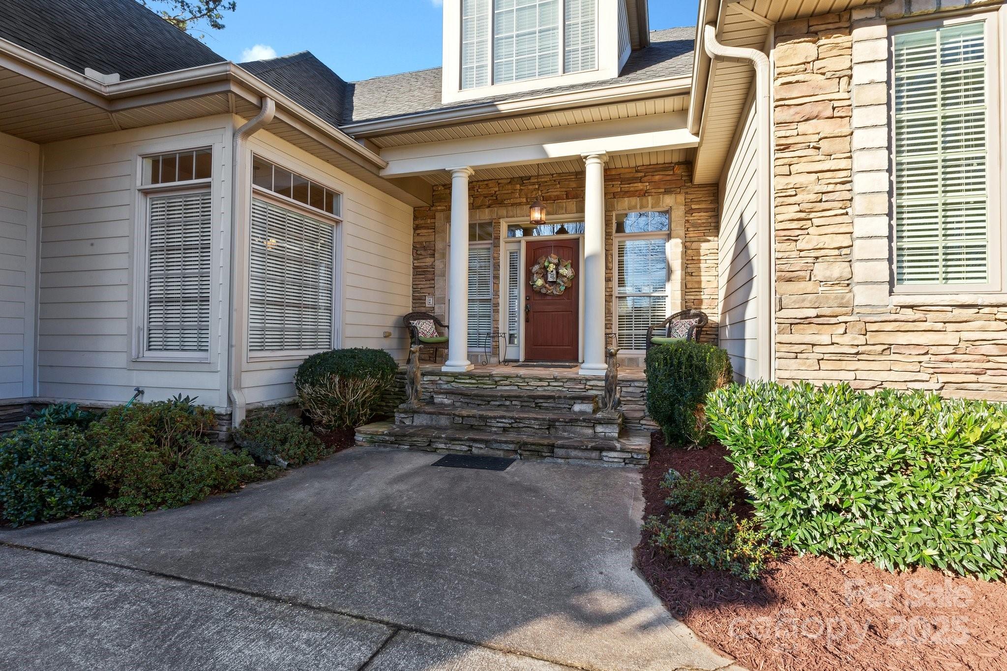 1188 South Barton Road Taylors, SC 29687 - Photo 4 of 48 Gallery Image 4