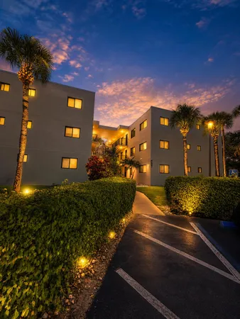 $142,500 | 5370 Las Verdes Circle, Unit 304, Delray Beach, FL 33484