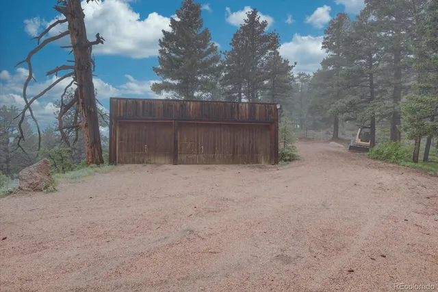 a view of backyard of house