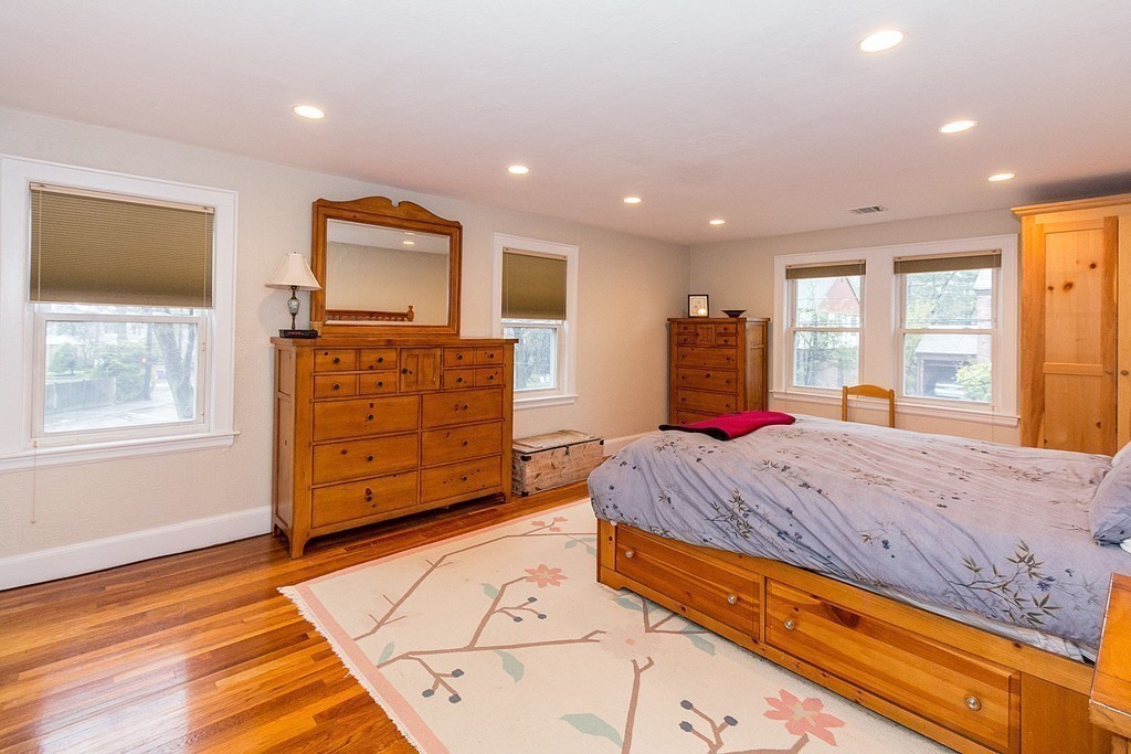 378 Russett Road Brookline, MA 02467 - Photo 18 of 29 Gallery Image 18