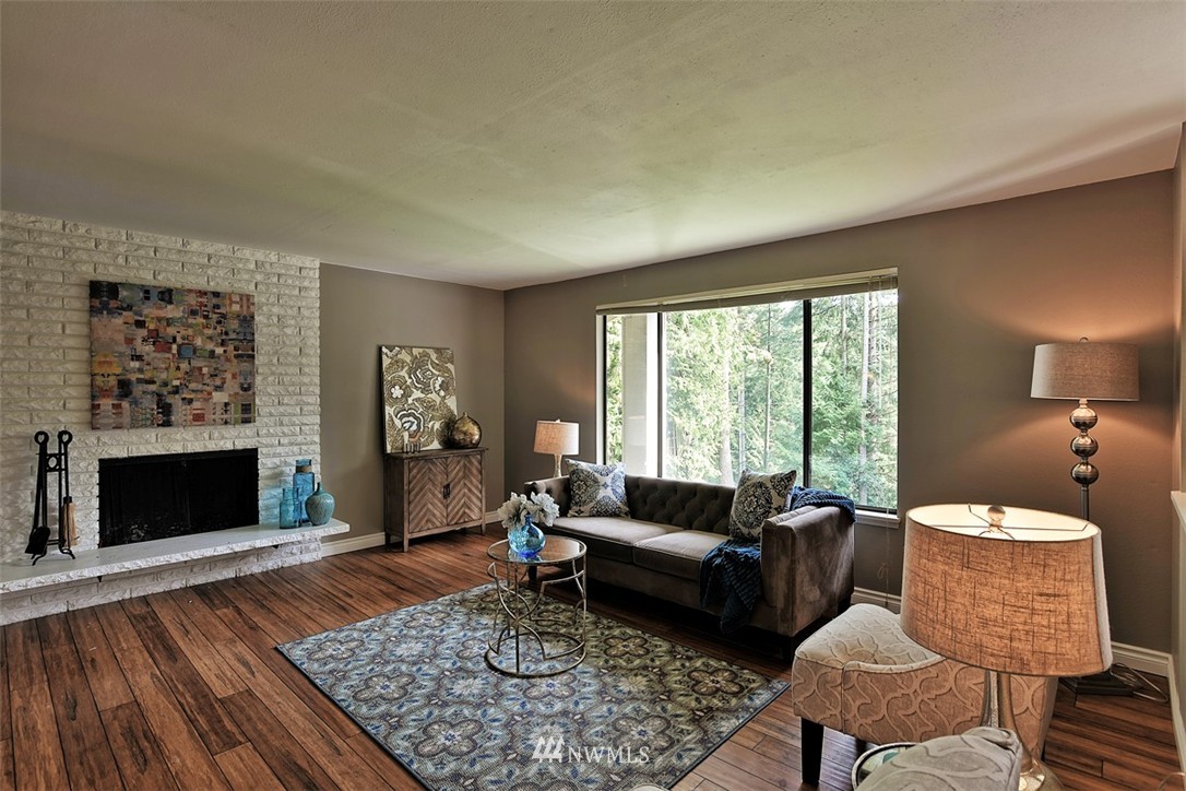 17326 Meadowdale Beach Road Edmonds, WA 98026 - Photo 2 of 20 Gallery Image 2