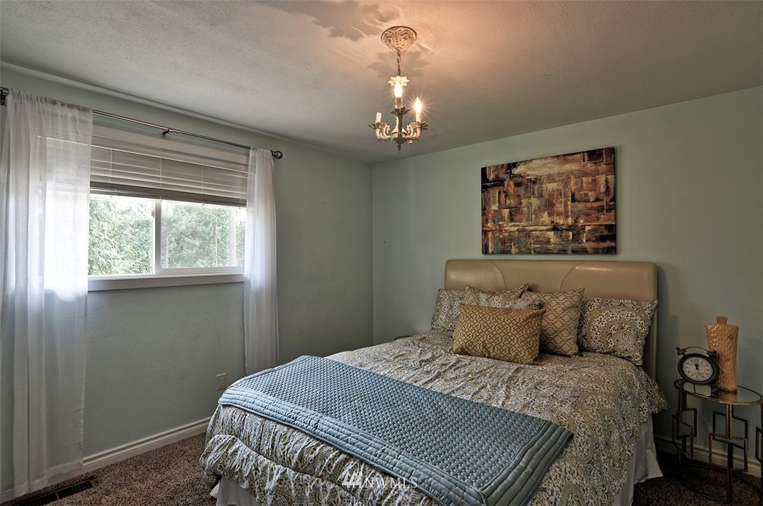 17326 Meadowdale Beach Road Edmonds, WA 98026 - Photo 11 of 20 Gallery Image 11