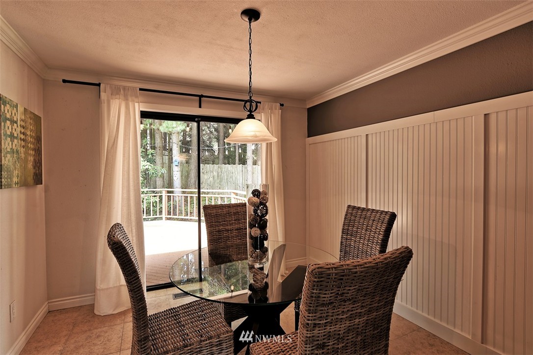 17326 Meadowdale Beach Road Edmonds, WA 98026 - Photo 5 of 20 Gallery Image 5