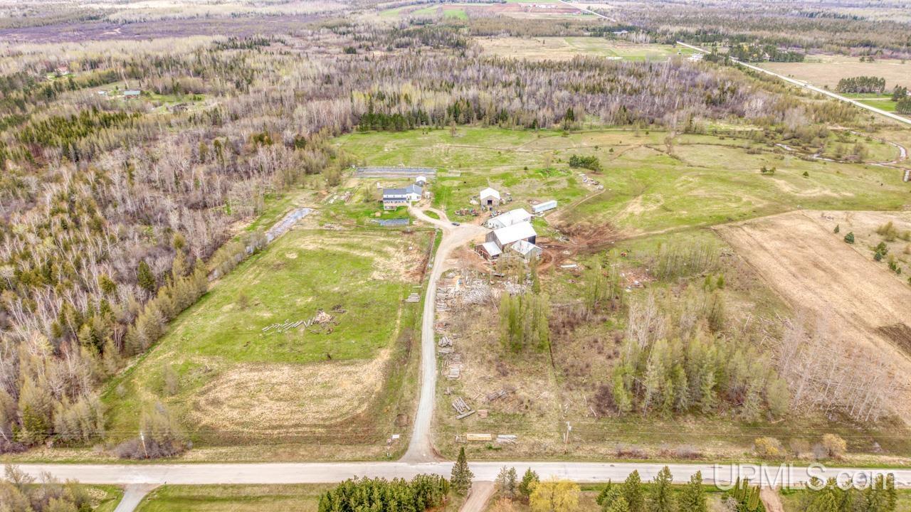 3624 21st Road Gladstone, MI 49837 - Photo 4 of 40