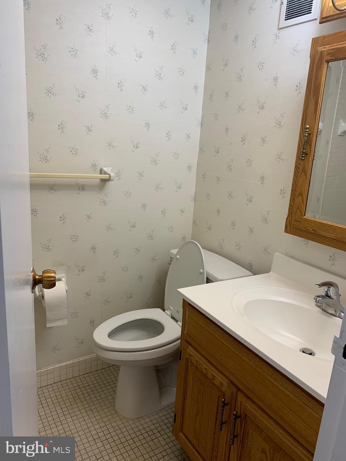 801 Yale Avenue, Unit 207 Swarthmore, PA 19081 - Photo 27 of 35 a bathroom with a sink and a toilet