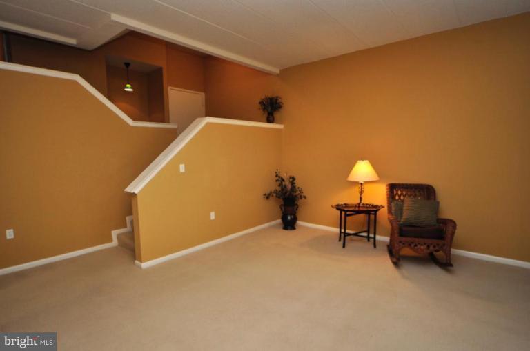 2104 Green Watch Way, Unit 11/101 Reston, VA 20191 - Photo 7 of 17 Living Room