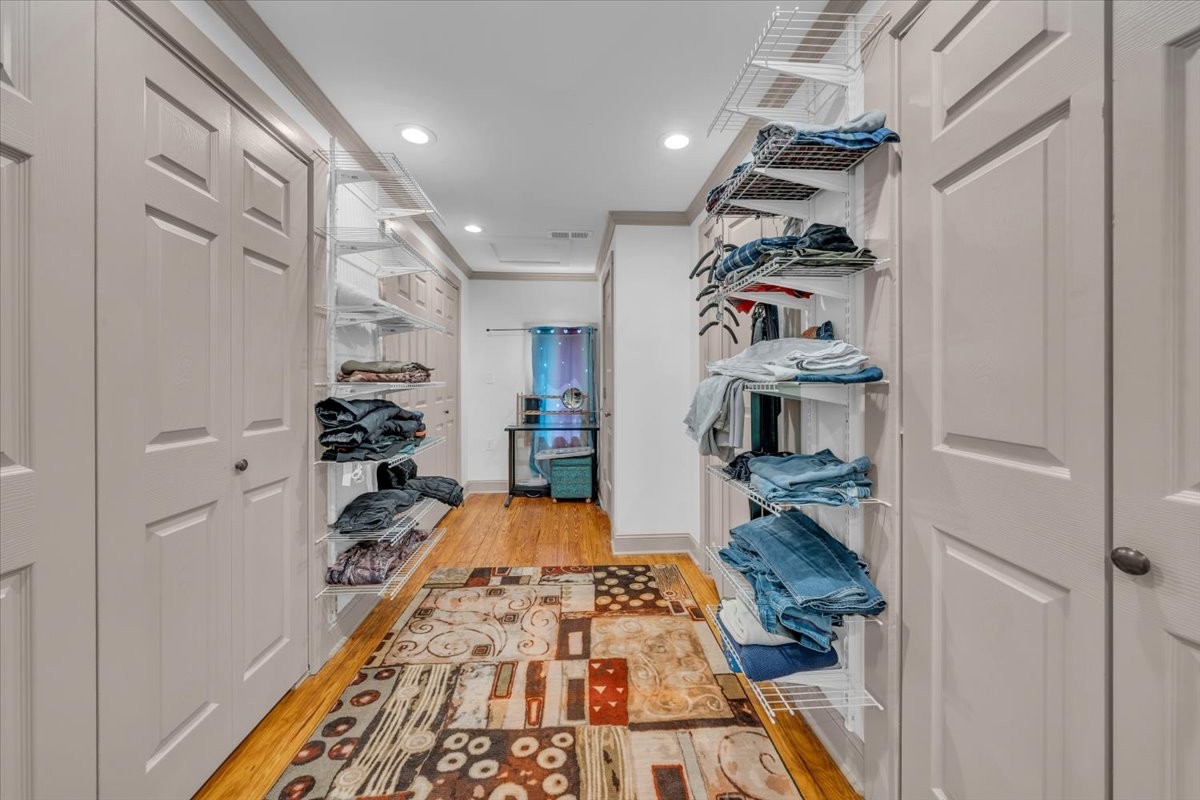 475 Lost Creek Road Lynchburg, TN 37352 - Photo 20 of 34 a very nice looking room with a rug