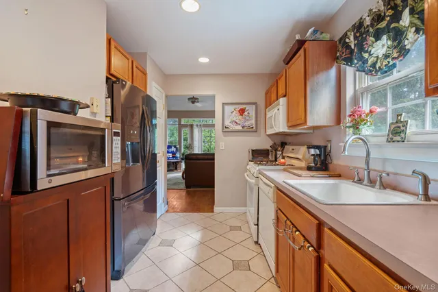 $469,999 | 10 Gettysburg Drive, Port Jefferson Station, NY 11776