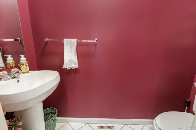 $469,999 | 10 Gettysburg Drive, Port Jefferson Station, NY 11776