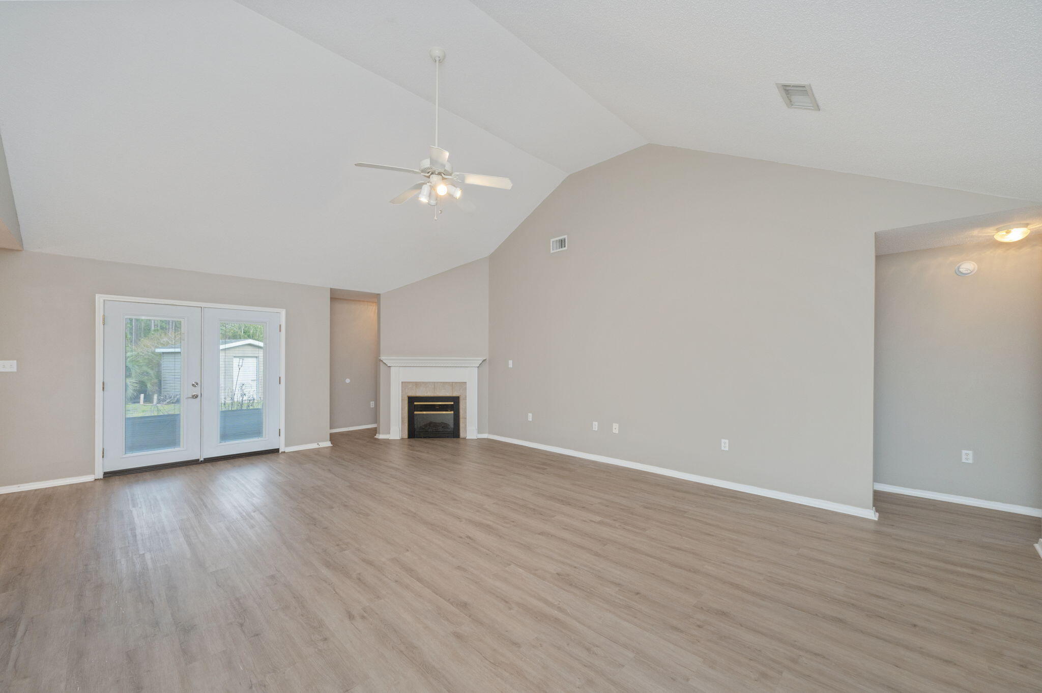 654 Brunson Street Crestview, FL 32536 - Photo 10 of 51 10-web-or-mls-654-brunson-st