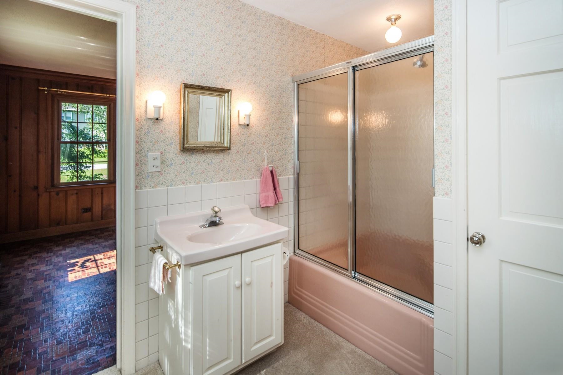 38 Linden Street Rutland, VT 05701 - Photo 8 of 32