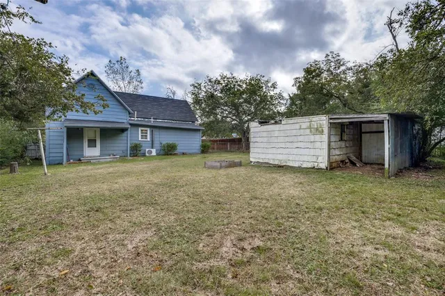 $1,300 | 407 North Jordan Street, Whitesboro, TX 76273