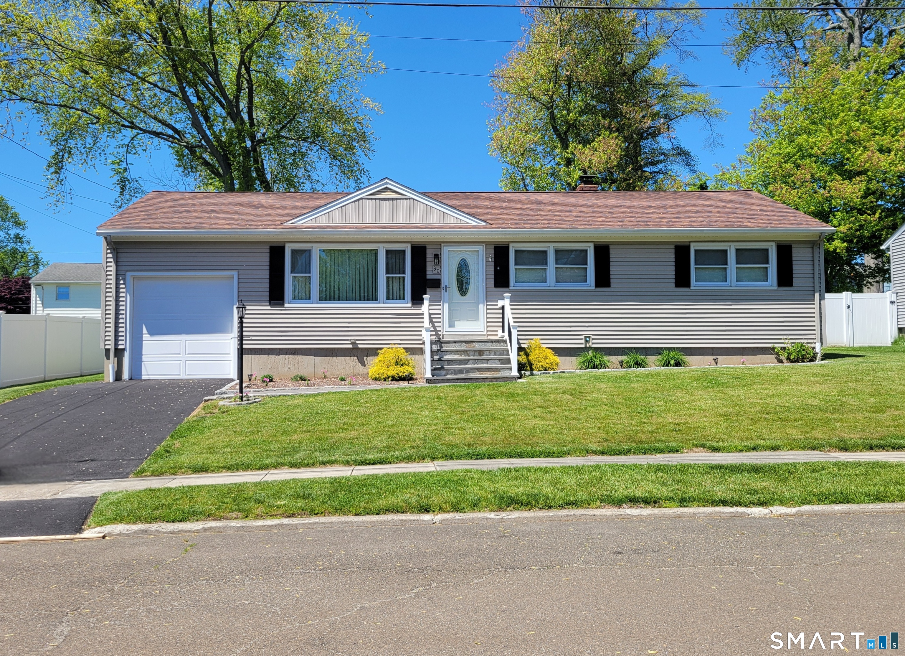 30 Springdale Avenue Stratford, CT 06614 - Photo 1 of 1