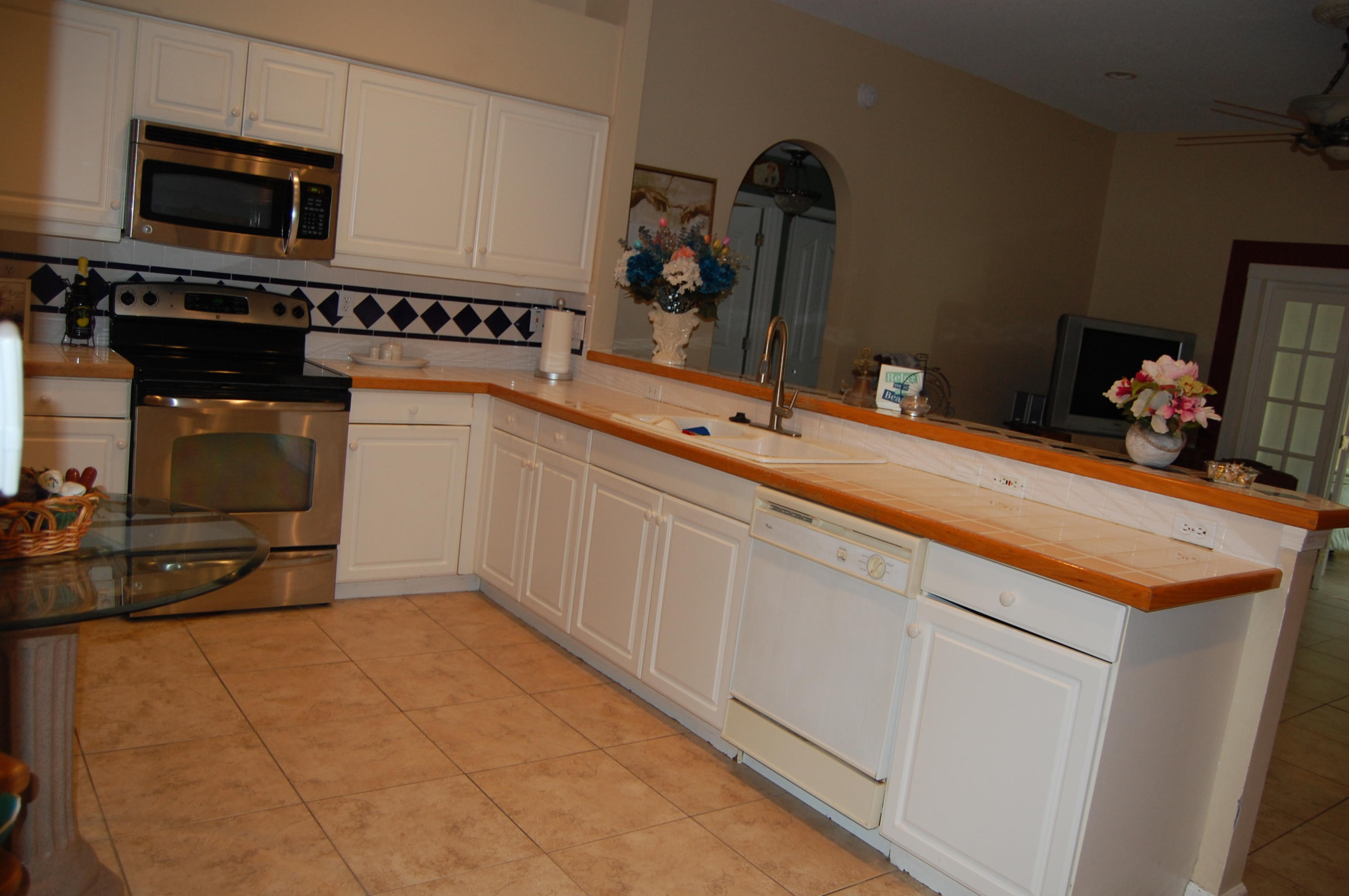 6261 Michael Street Jupiter, FL 33458 - Photo 7 of 16 PETERSON KITCHEN 3