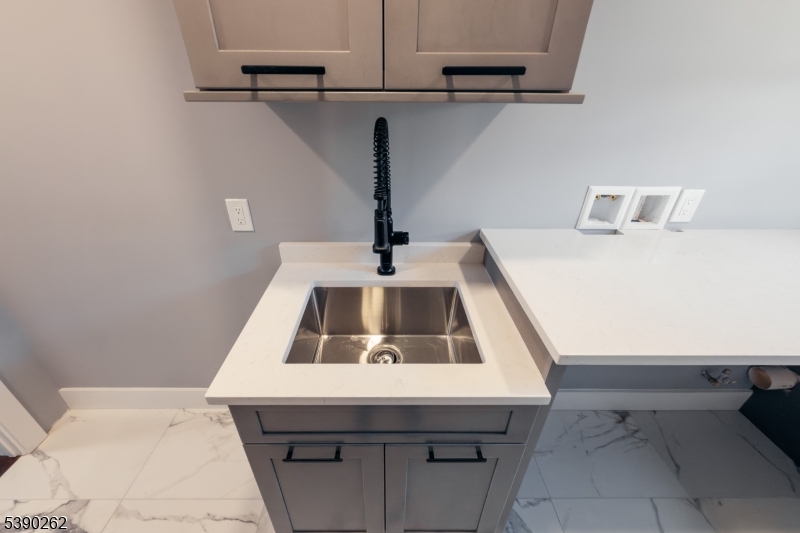 4 Hemlock Circle Warren, NJ 07059 - Photo 22 of 28 a utility room with dryer and washer