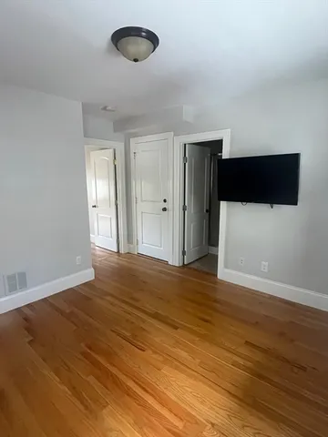 $2,100 | 164 Ash Street, Unit 2, Waltham, MA 02453