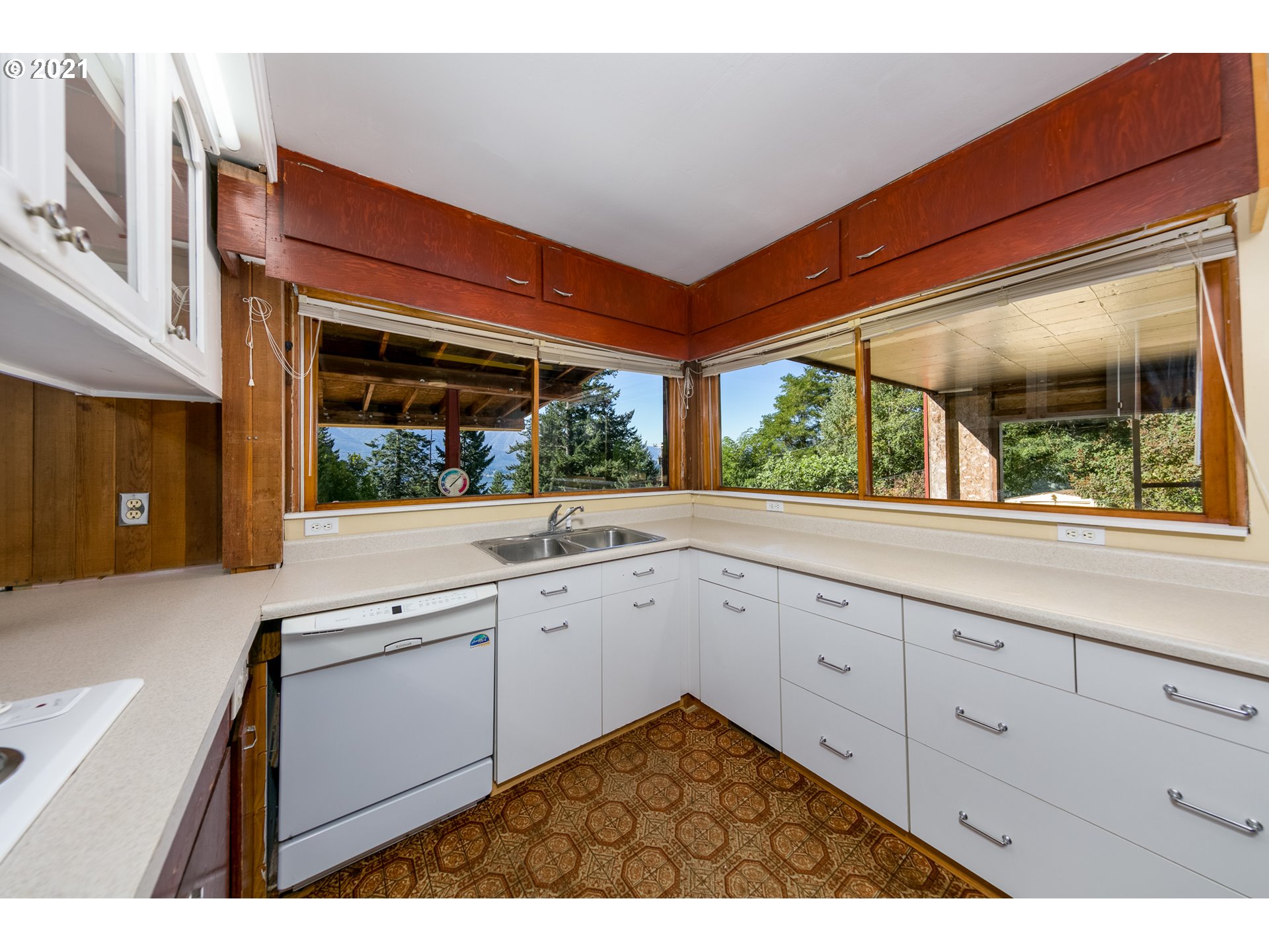 6302 East Loop Road Stevenson, WA 98648 - Photo 11 of 22 Gallery Image 11