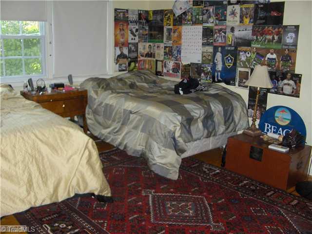 1161 Sweetbriar Road High Point, NC 27262 - Photo 5 of 6 2nd Bedroom.