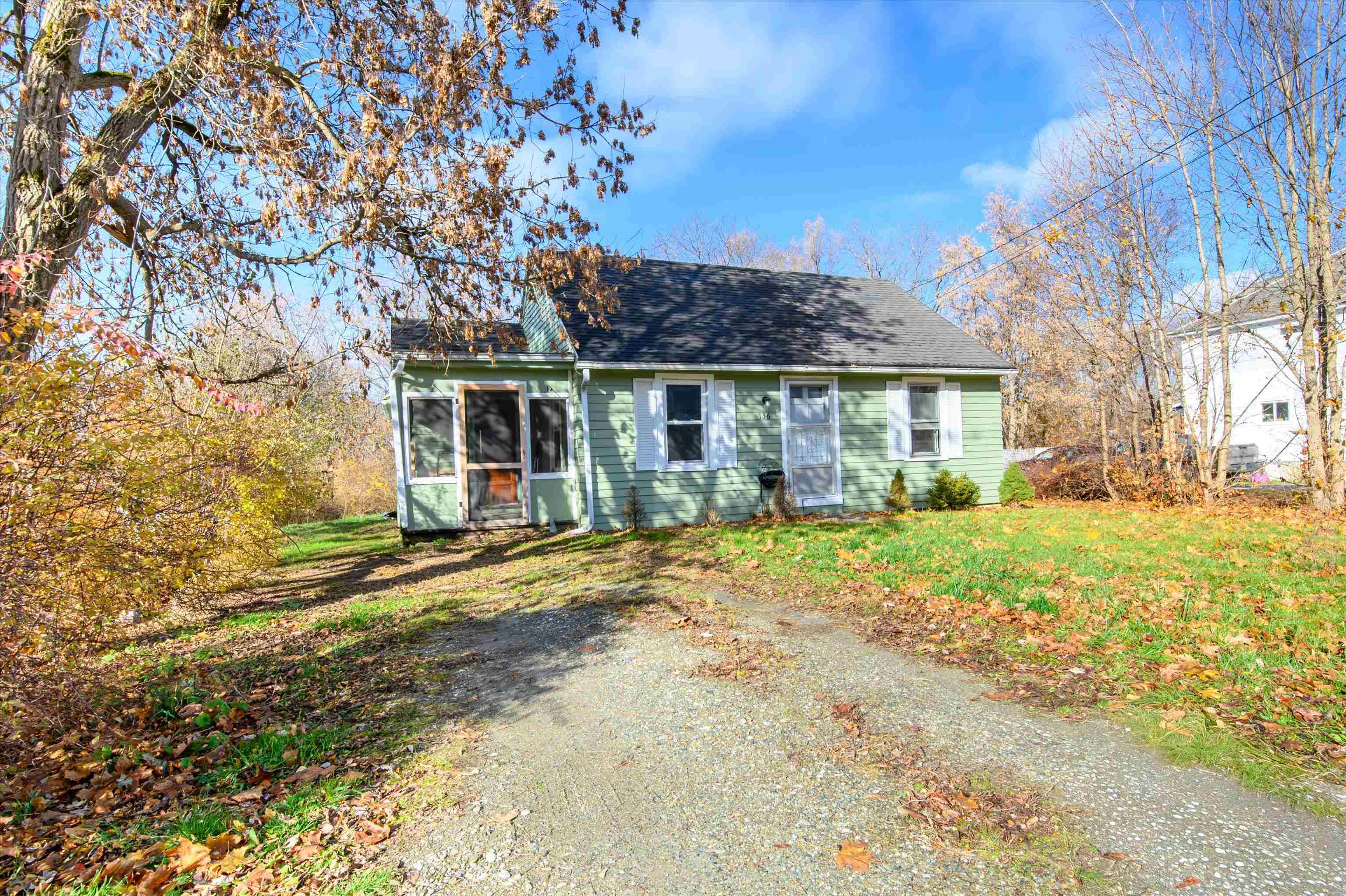 136 McKinley Street Bennington, VT 05201 - Photo 2 of 26