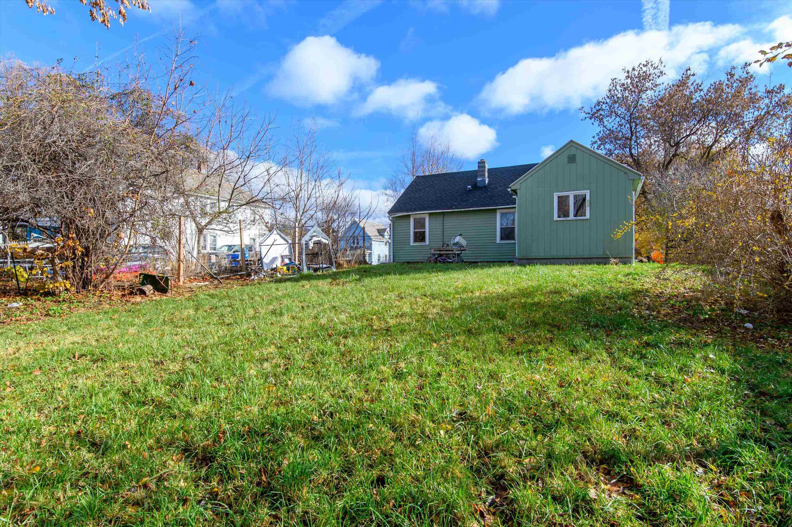 136 McKinley Street Bennington, VT 05201 - Photo 3 of 26