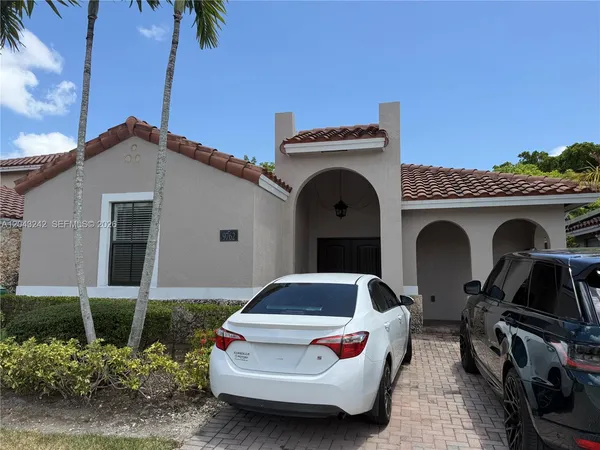 $3,850 | 9762 Northwest 8th Street, Miami, FL 33172