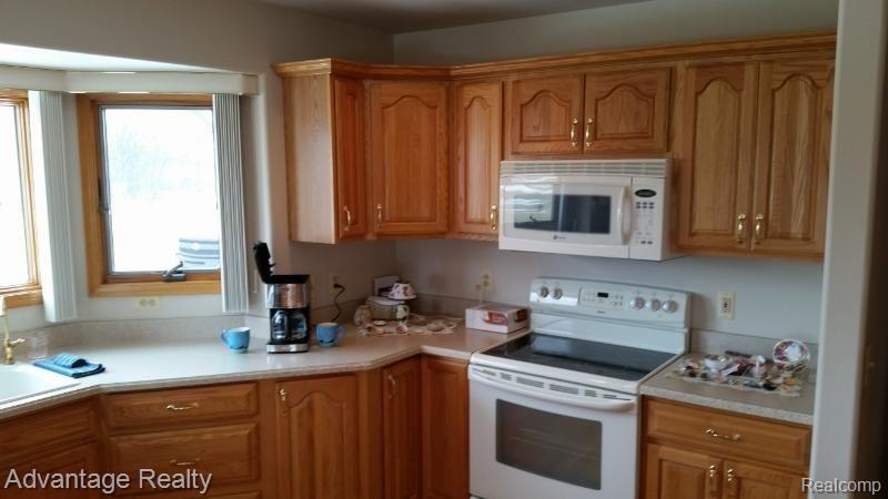 1079 Riley Center Road Memphis, MI 48041 - Photo 10 of 21 Kitchen 2.jpg