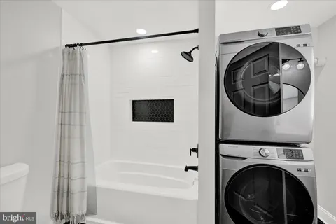 $399,999 | 2 West Barney Street, Baltimore, MD 21230
