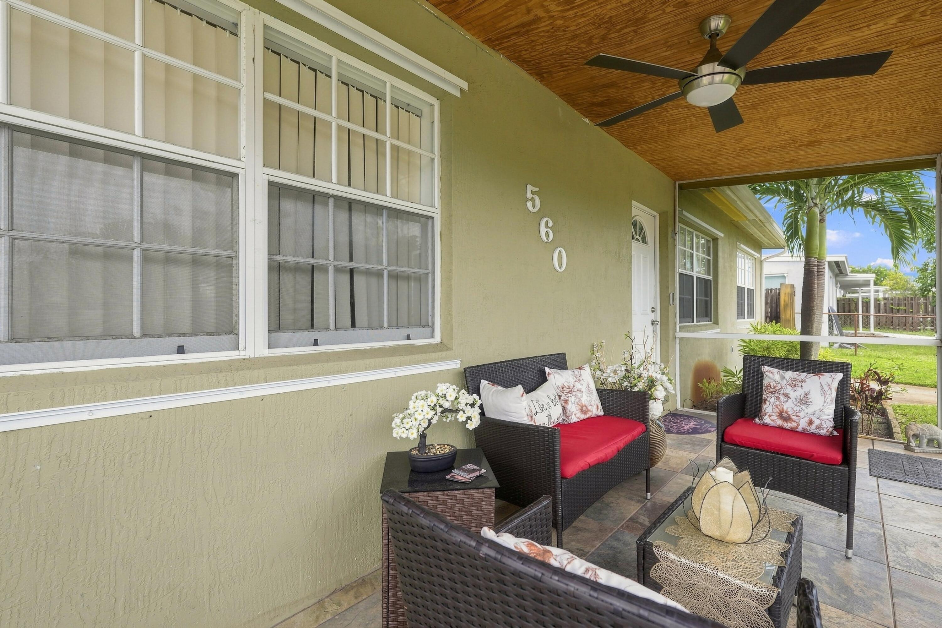 560 Seagrape Road Lantana, FL 33462 - Photo 5 of 26 5