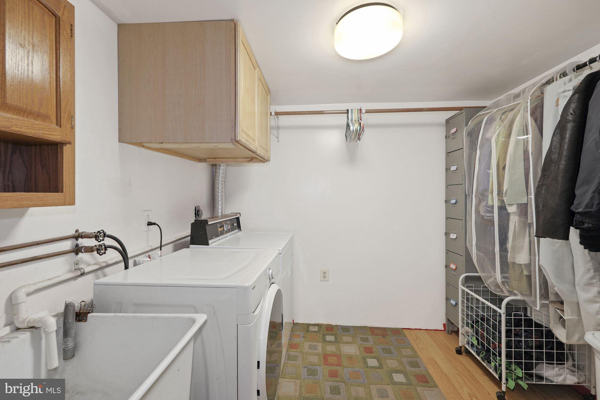 2425 Michigan Avenue Silver Spring, MD 20910 - Photo 24 of 30 Laundry room