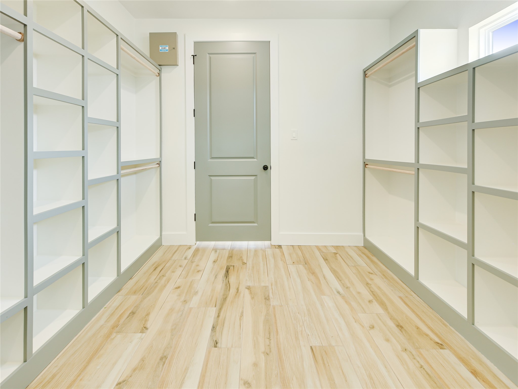 643 Chuckwagon Trail Angleton, TX 77515 - Photo 24 of 37 Master closet