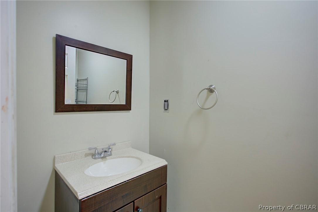 8041 Plantation Road Gloucester, VA 23061 - Photo 12 of 15 Powder Room