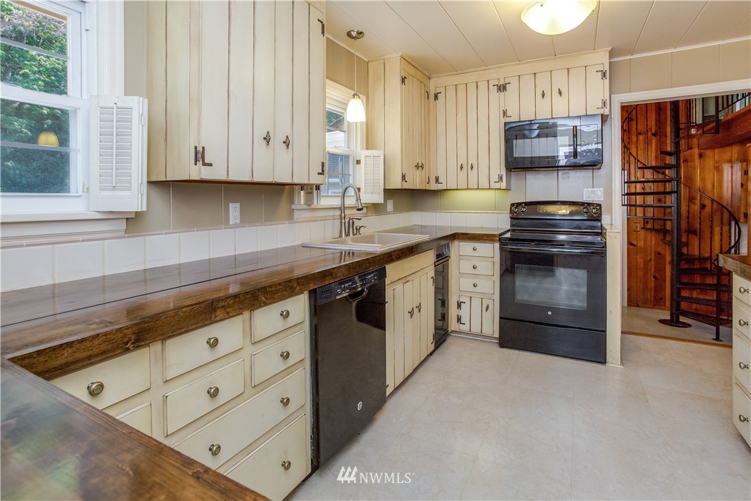 2902 Laurel Road Longview, WA 98632 - Photo 10 of 25 Gallery Image 10