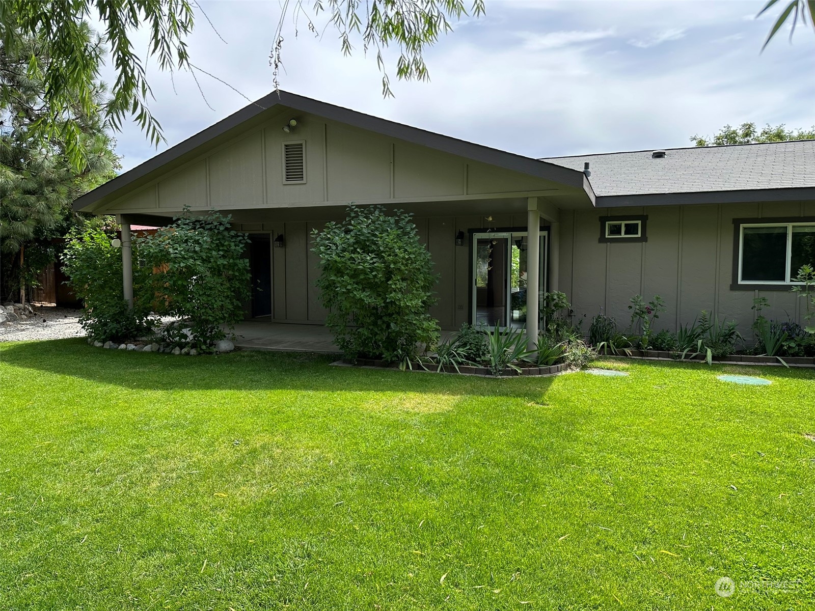 2969 Riviera Boulevard Malaga, WA 98828 - Photo 11 of 17 Gallery Image 11