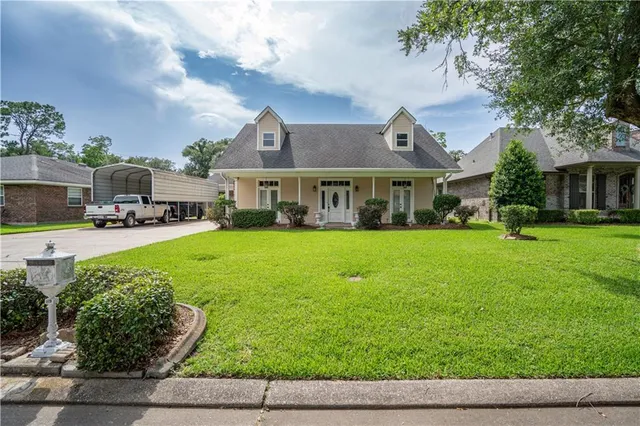 $399,000 | 119 Gondrella Drive, Belle Chasse, LA 70037