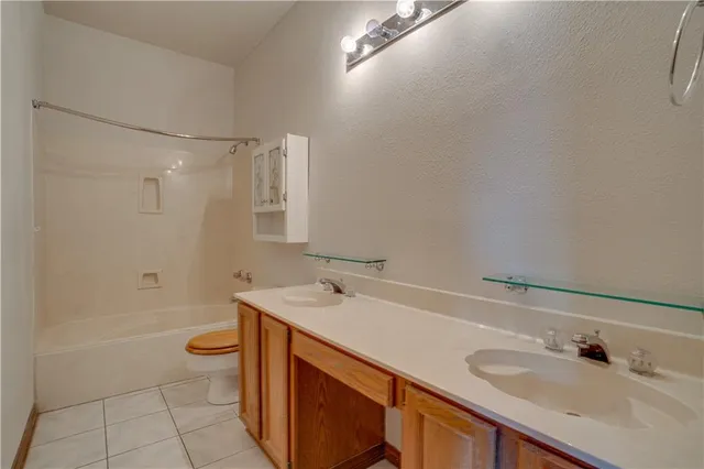 $399,000 | 119 Gondrella Drive, Belle Chasse, LA 70037