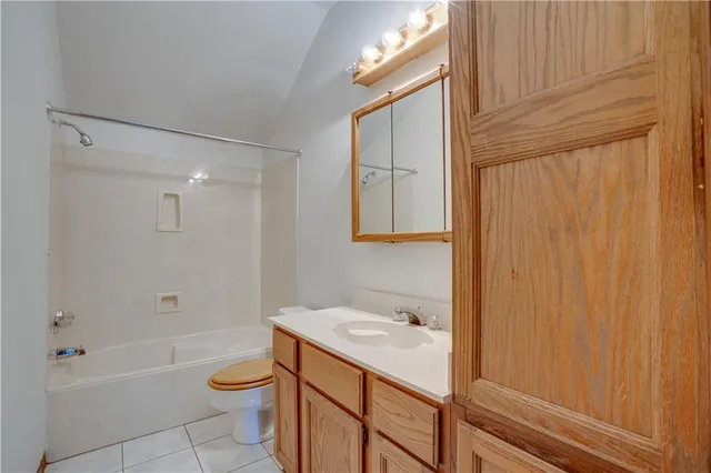 $399,000 | 119 Gondrella Drive, Belle Chasse, LA 70037