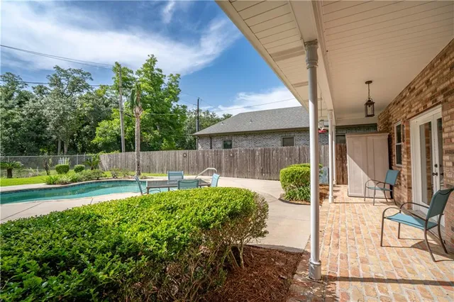 $399,000 | 119 Gondrella Drive, Belle Chasse, LA 70037