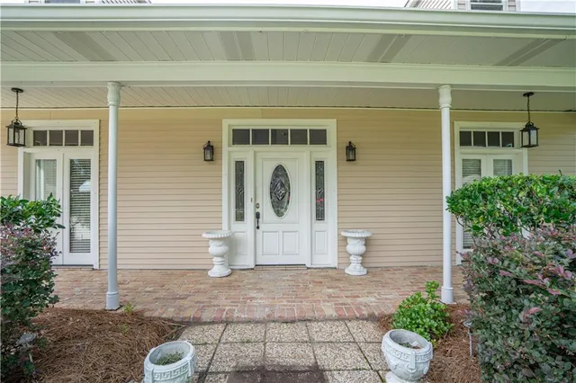 $399,000 | 119 Gondrella Drive, Belle Chasse, LA 70037