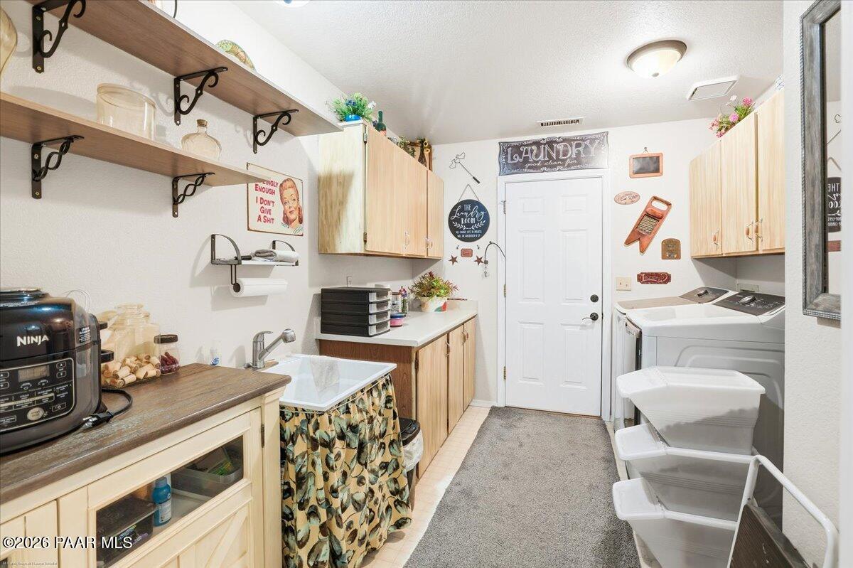 10812 Buckboard Trail Dewey, AZ 86327 - Photo 25 of 30 Laundry