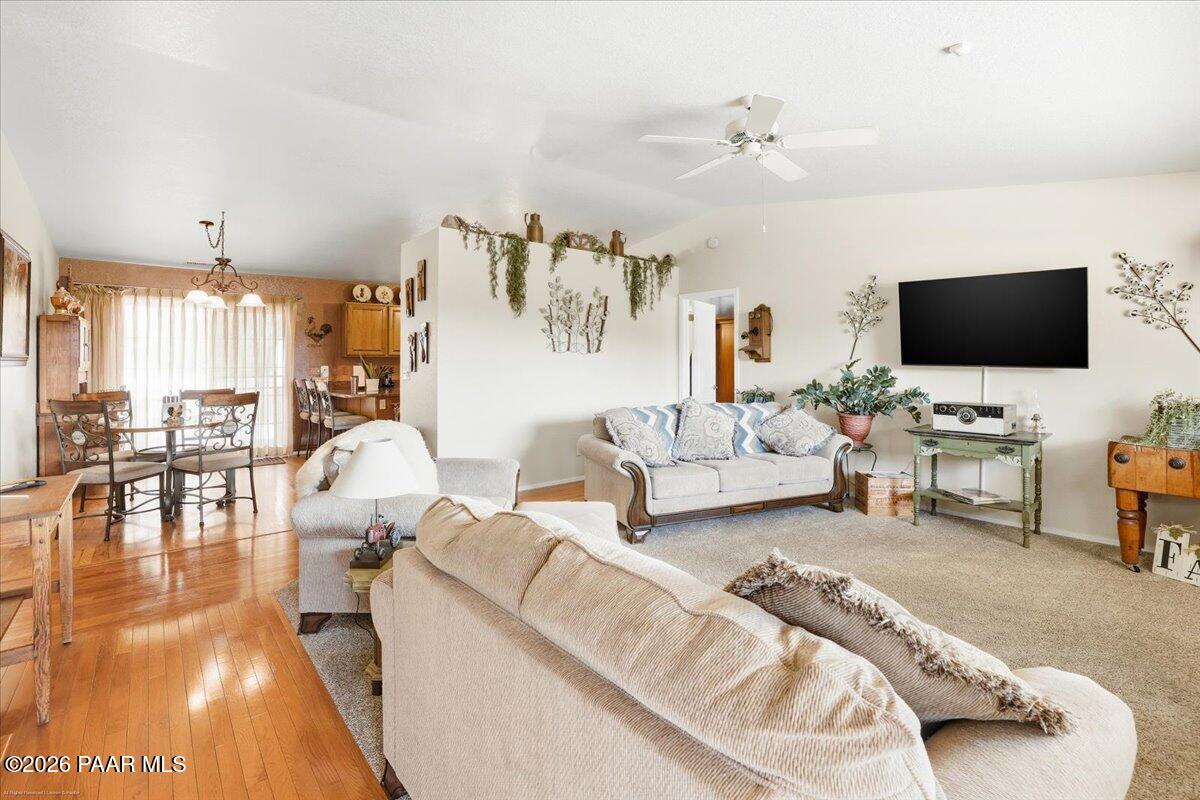10812 Buckboard Trail Dewey, AZ 86327 - Photo 10 of 30 Living Room