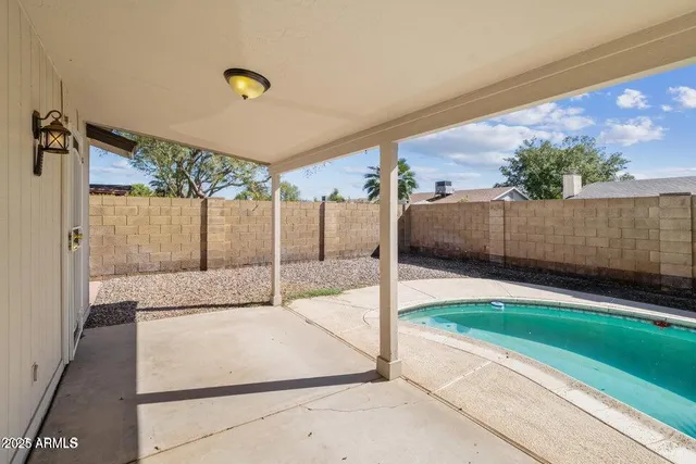 $2,345 | 1525 West El Alba Way, Chandler, AZ 85224