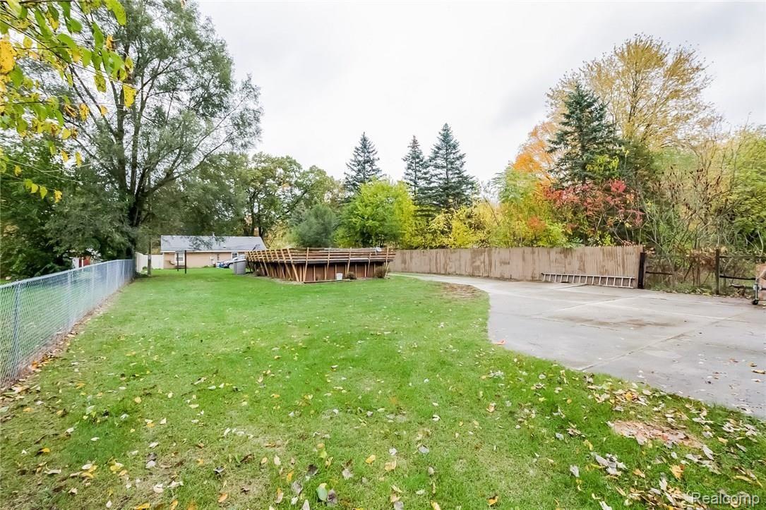 43043 Riggs Road Belleville, MI 48111 - Photo 24 of 32 026-Exterior-4978760-medium.jpg